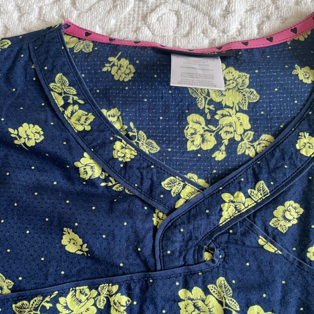Scrub Top Bundle - Picture 12 of 16